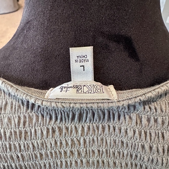 BKE Sage Green Lace Tank Top - Picture 4 of 5